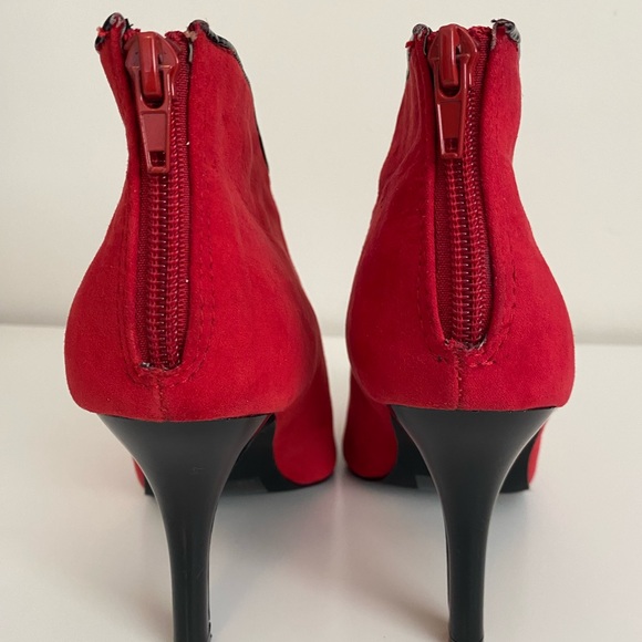 Carlos Red faux suede ankle booties - Picture 4 of 11